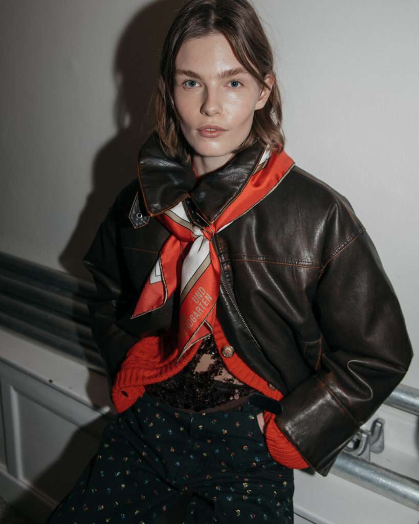 DESIGNER: Baum und Pferdgarten